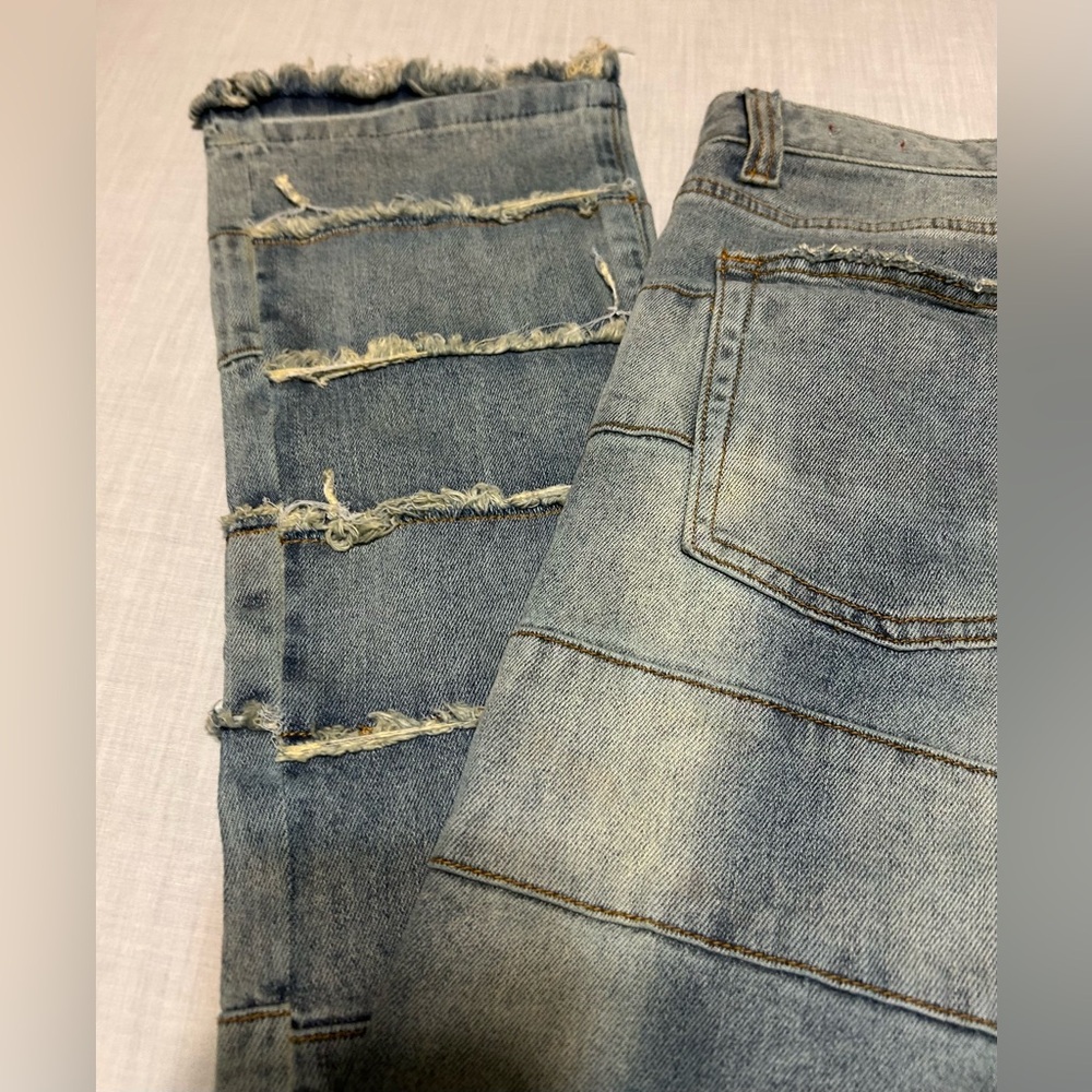 BLDG4 Fade Distressed Blue Jeans - Picture 11 of 14
